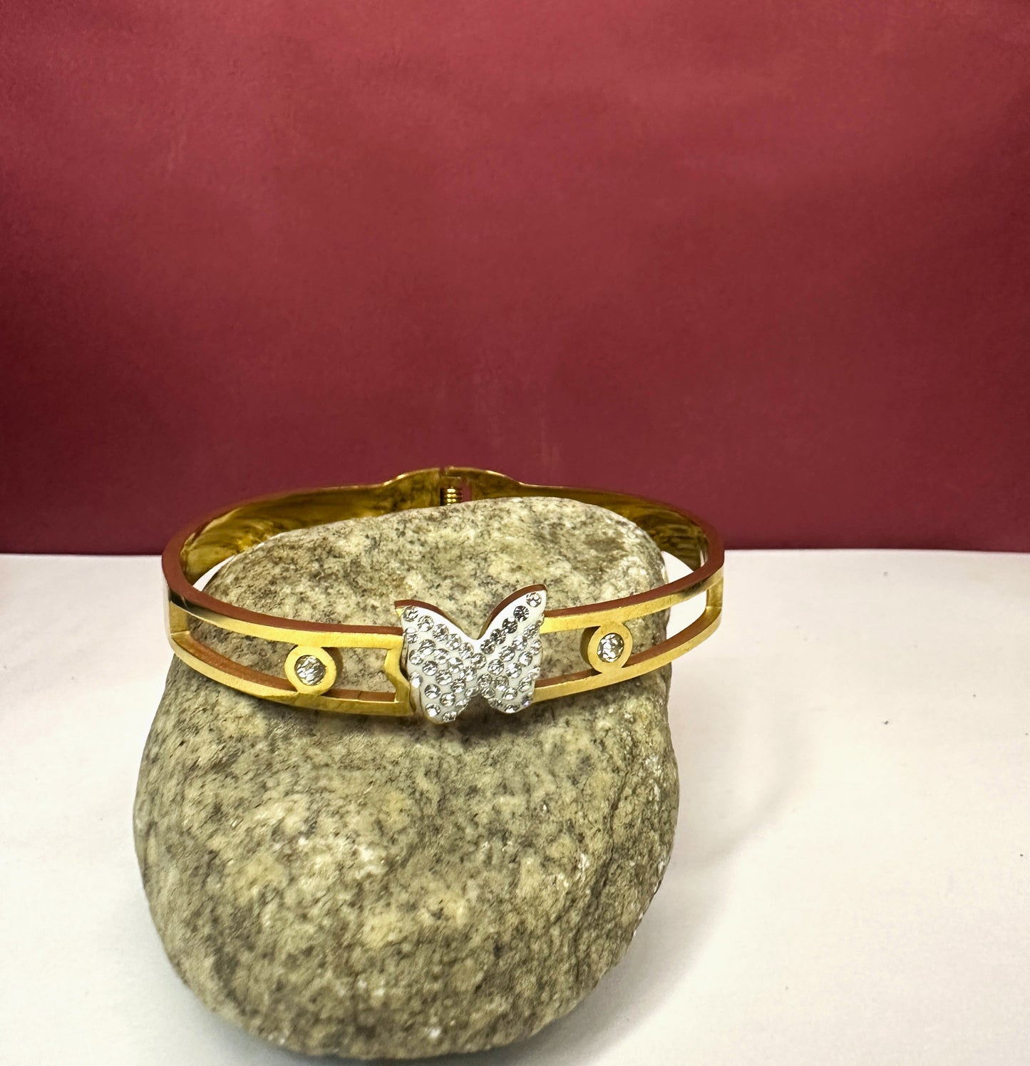Whiite Butterfly Bracelet 🤍